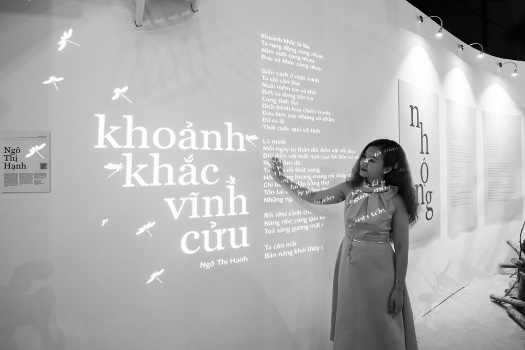 triển lãm Thơ đa giác quan
